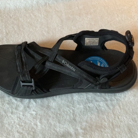 Columbia Black Adventure Sandals with Rugged Sole new with box - Picture 7 of 10